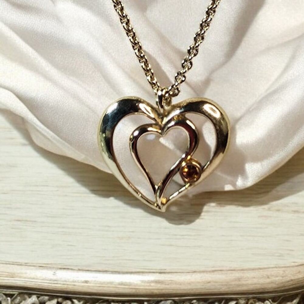 Avon Double Heart Gold Tone Necklace Floating Yellow Stone Vintage Romantic Gift